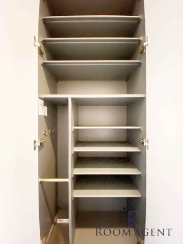 プレサンス鶴舞パーク&ステーションの玄関