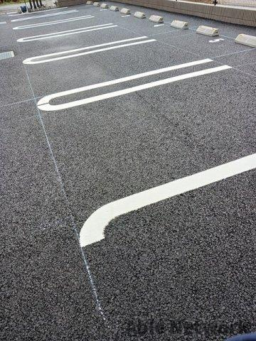 ハピネスデイの駐車場