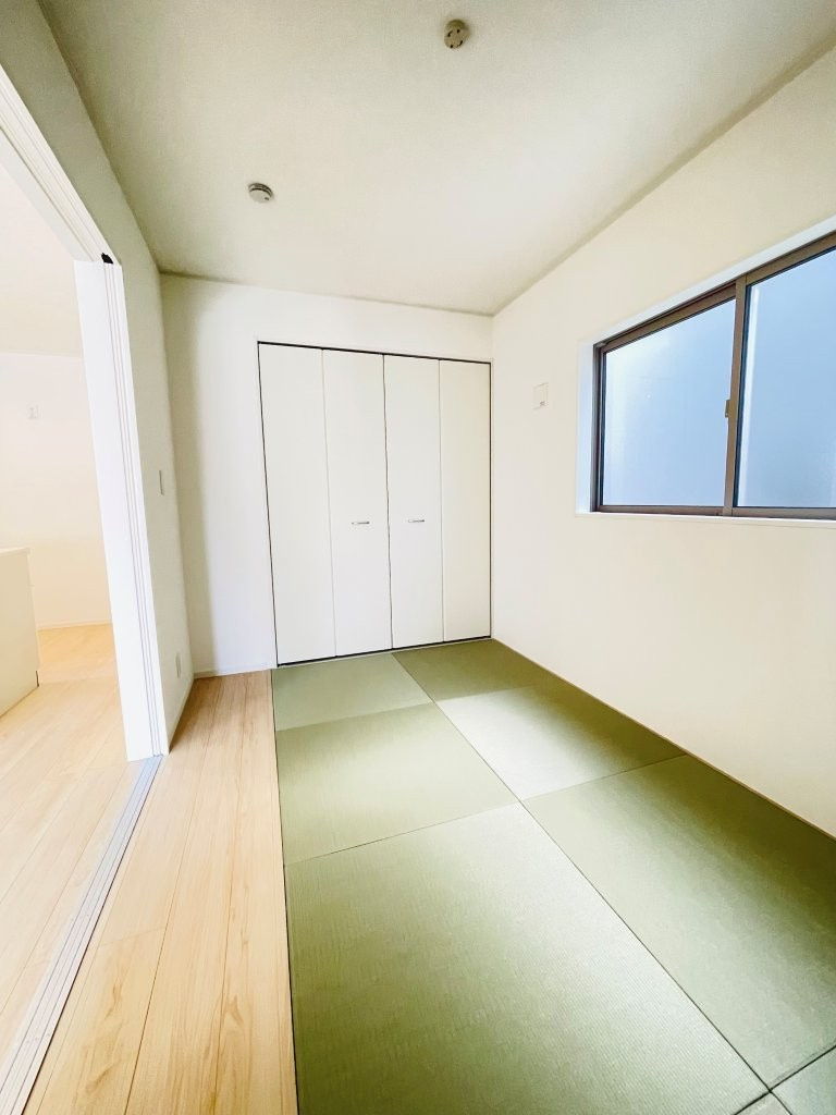 岡崎市細川町第14　新築分譲住宅　全2棟　2号棟の和室|LDKの横にある和室はお子様の遊び場やお昼寝などにも使えます。