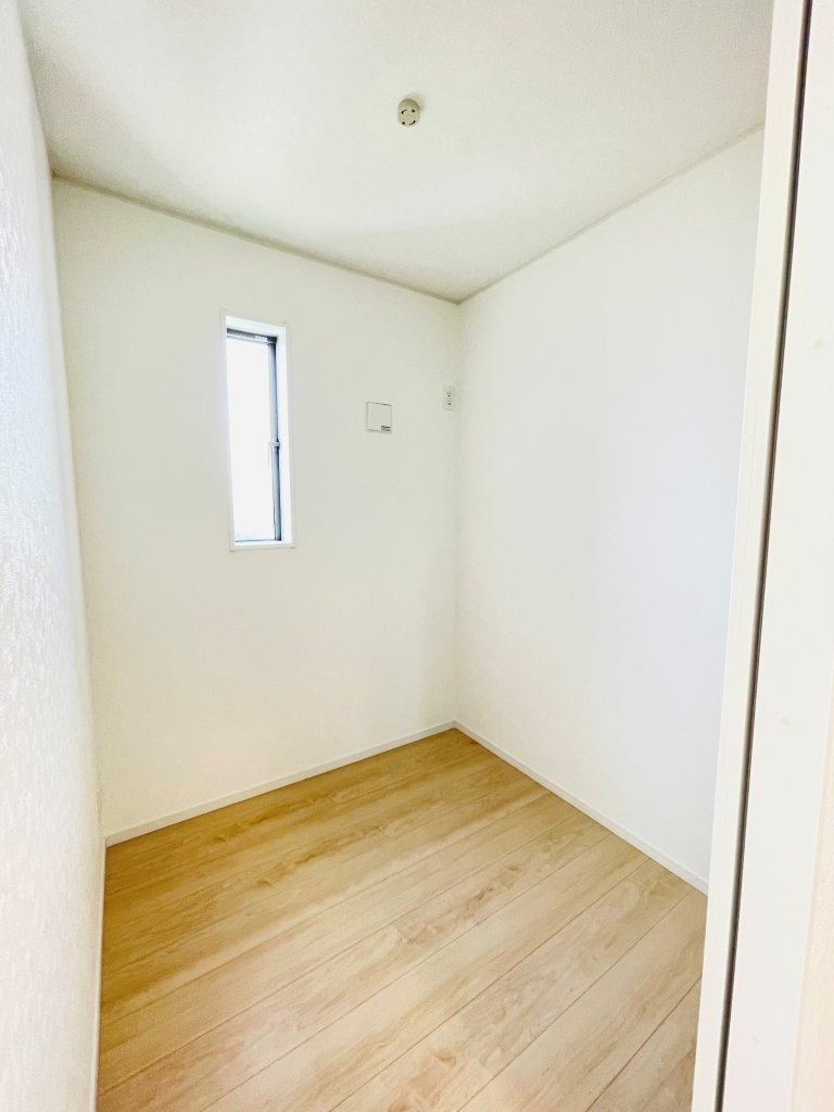 岡崎市細川町第14　新築分譲住宅　全2棟　2号棟の収納|仕事や作業に集中できるテレワークルーム付き。仕事のオン・オフの切り替えがしやすくなります♪