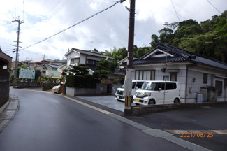 【前面道路含む現地写真】