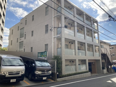 【外観】 | プライム西荻窪 | 鉄筋コンクリート造のがっちりとした建物。