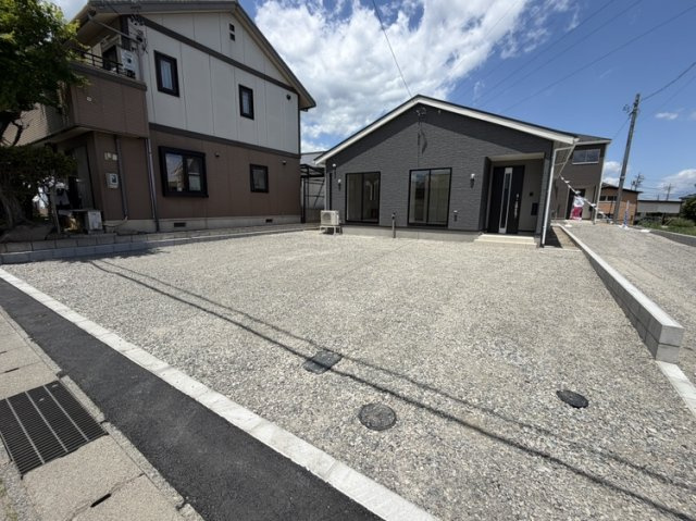 波田（第8）の駐車場