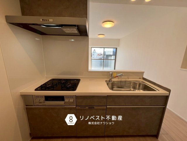 グランドメゾン小阪のキッチン|便利な食洗機付き◎作業効率がアップしますね♪