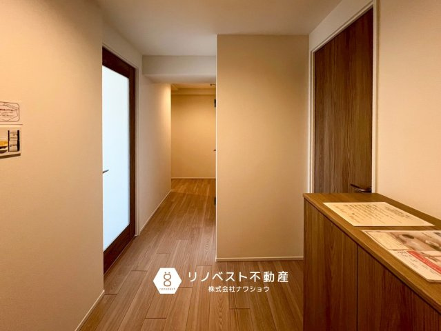 グランドメゾン小阪の玄関|【リノベスト不動産】テナント（事業用）物件のご紹介も可能です。事務所移転・新規開業等お気軽にご相談ください♪
