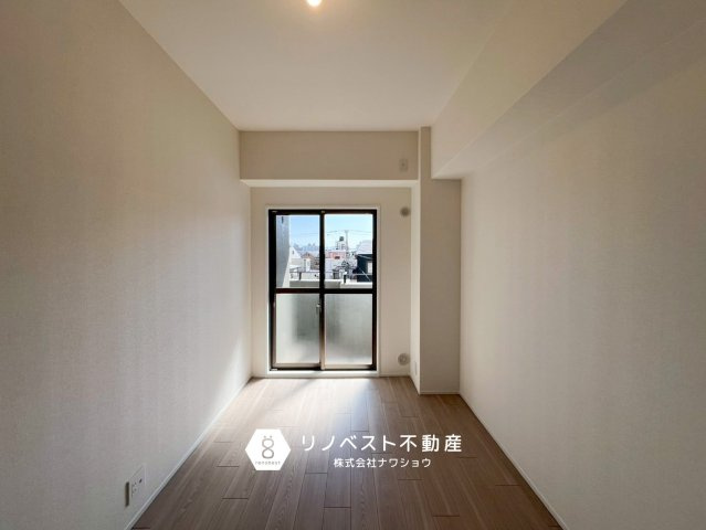 グランドメゾン小阪の洋室|陽当たりが良く寝室におすすめ♪