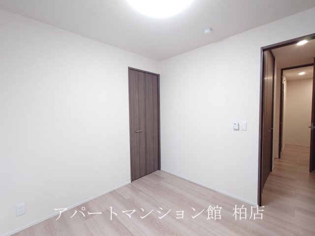 b-kubus(ビークブス)の洋室
