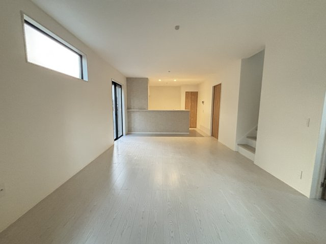 【居間・リビング】 | 南区良町1丁目　新築戸建