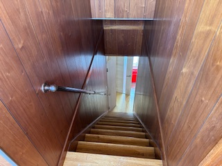 材木町14　中古住宅　3LDKの内装|階段下方向です