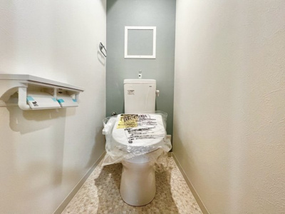 【トイレ】 | 堺東グリーンハイツ | 【トイレ】温水洗浄便座ですので、寒い日も温かい便座で安心して使用していただけますよ