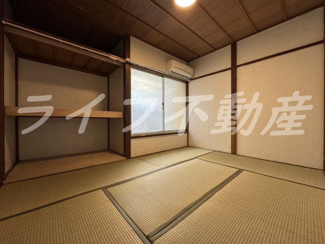 御厨東2丁目　貸家の和室|フローリングだけでなく、和室もあります