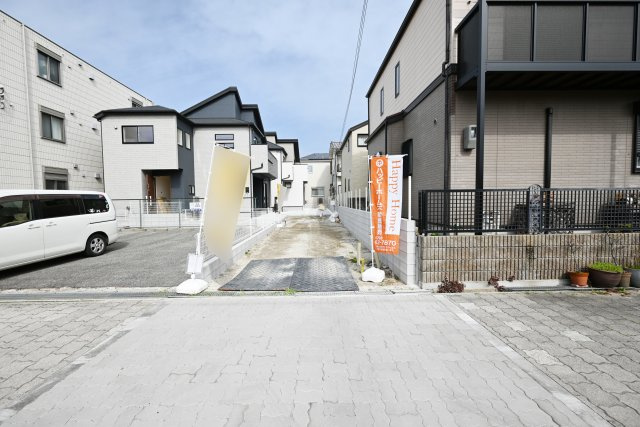 ブルーミングガーデン浜甲子園2丁目新築一戸建て│3LDK+並列駐車2台可の外観|阪神甲子園駅が最寄り駅になります。甲子園浜からも近く海の香りを感じることができる立地です。