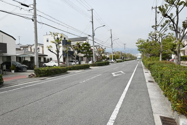 ブルーミングガーデン浜甲子園2丁目新築一戸建て│3LDK+並列駐車2台可の前面道路含む現地写真|前面道路幅員26.8ｍ
