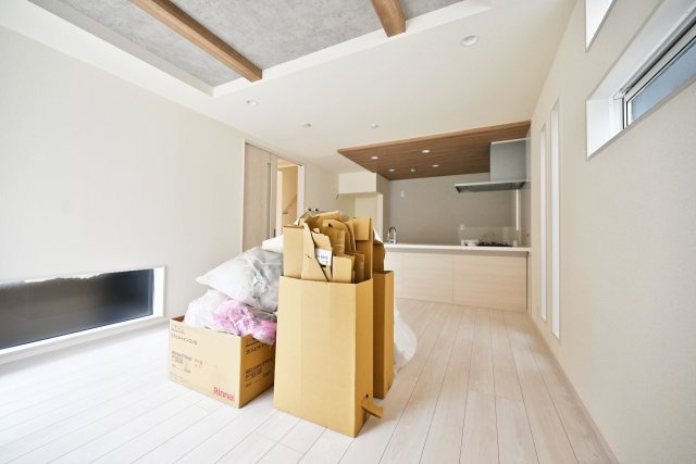 ブルーミングガーデン浜甲子園2丁目新築一戸建て│3LDK+並列駐車2台可の外観|現在建築中、建築の様子を見学したい方はいつでもお気軽にお問い合わせください。