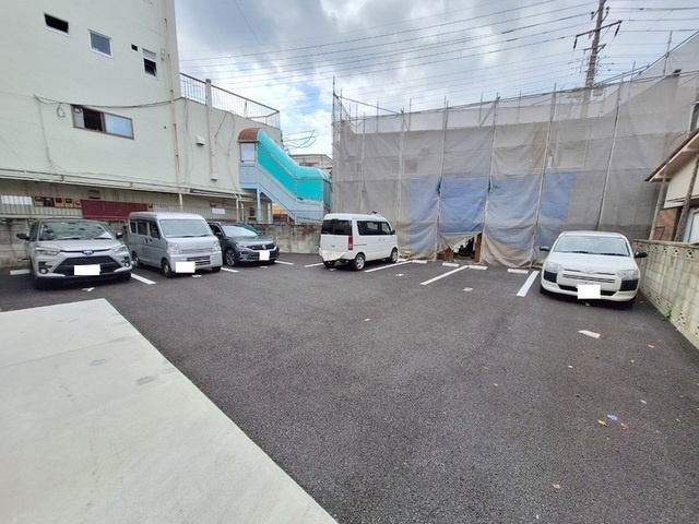 リバトップ六番館の駐車場|★駐車場★