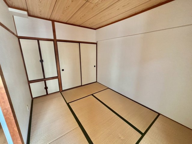 ファーストイン手柄の和室