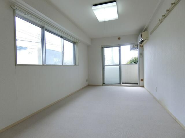 日興パレス武蔵関の居間・リビング