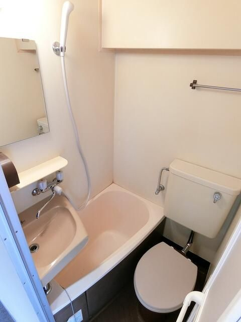 日興パレス武蔵関の浴室