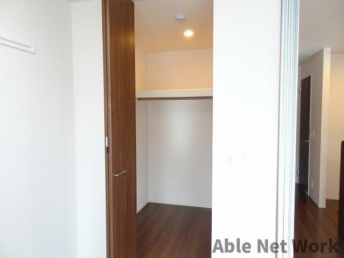 フォレストメゾン堀割の収納|ウォークインクローゼット