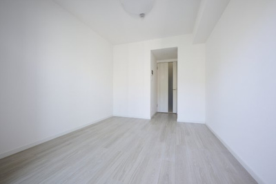 【居間・リビング】 | SYNEX YOKOHAMA-SHIMMACHI | ※902号室参考写真です　