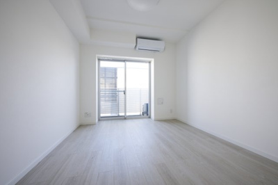 【居間・リビング】 | SYNEX YOKOHAMA-SHIMMACHI | ※902号室参考写真です　