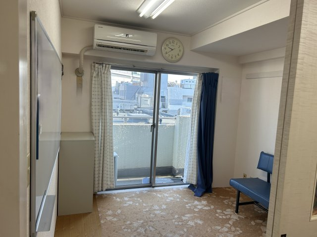 【ロビー】 | B号室　6帖　75,000円