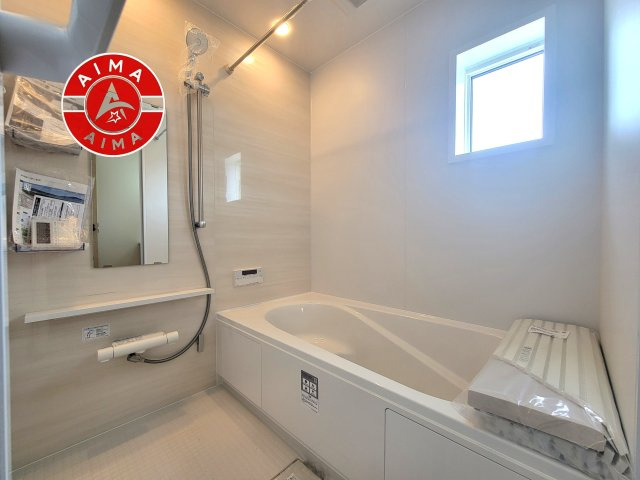 福岡市南区屋形原2丁目第1-4棟（1号棟）の浴室|1日の疲れを癒してくれる広々バスルーム。雨の日のお洗濯にも大活躍な浴室乾燥機付です！