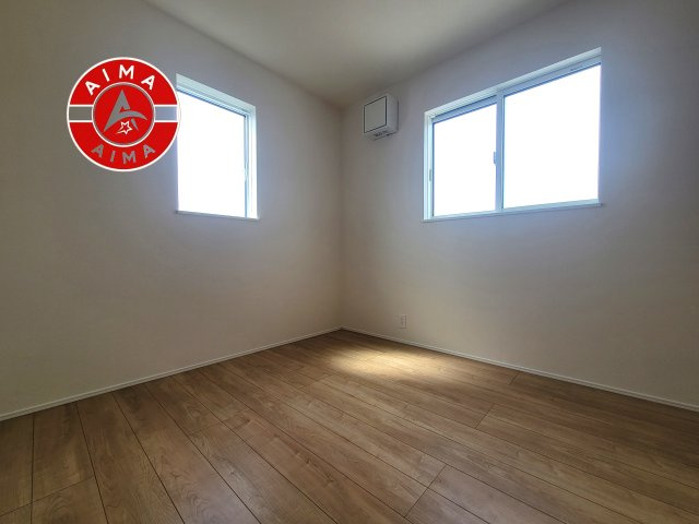 福岡市南区屋形原2丁目第1-4棟（1号棟）の子供部屋|穏やかな光が差し込む室内には、穏やかな時間が流れます。