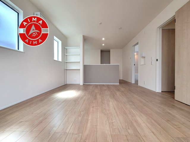 福岡市南区屋形原2丁目第1-4棟（1号棟）の居間・リビング|多くの時間を過すことになるリビングだからこそ、いつも穏やかな空間・解放感が味わえ毎日が充実します。