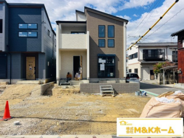 半田市花田町1丁目　全2棟　2号棟