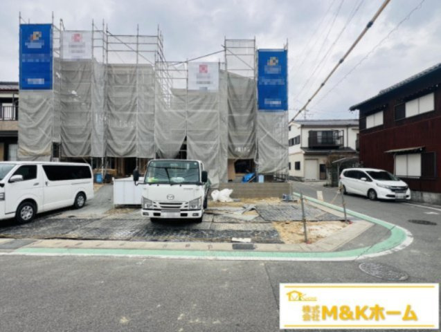 半田市花田町1丁目　全2棟　2号棟の外観|Ｒ8.2.24撮影　並列駐車3台可能☆