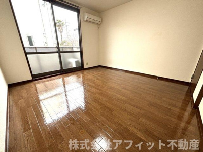 【居間・リビング】 | サンシャイン引野 | 洋室7.4帖