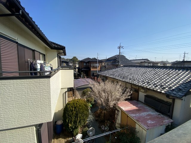 川越市かすみ野中古戸建の展望|周囲に高い建物がなくのびやかな眺望が広がる心地よい住環境。窓を開ければ自然の風が通り抜け開放感ある暮らしを楽しめます。
