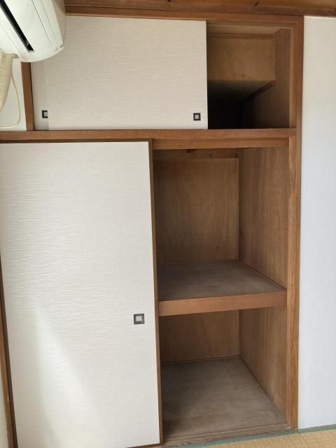 和室6畳・押入れ(天袋あり)