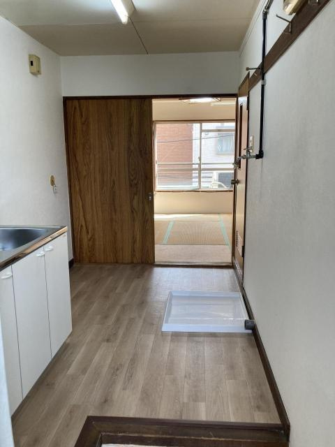 玄関から和室方向