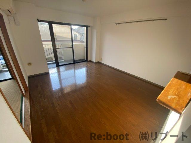 ベルグプレデス船橋の居間・リビング