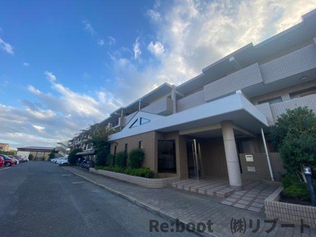 ベルグプレデス船橋の駐車場