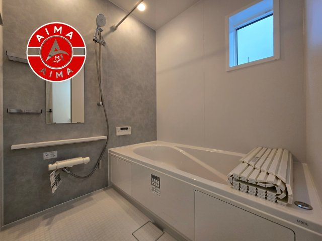 福岡市南区屋形原2丁目第1-4棟（3号棟）の内観：施工例|1日の疲れを癒してくれる広々バスルーム。雨の日のお洗濯にも大活躍な浴室乾燥機付です！