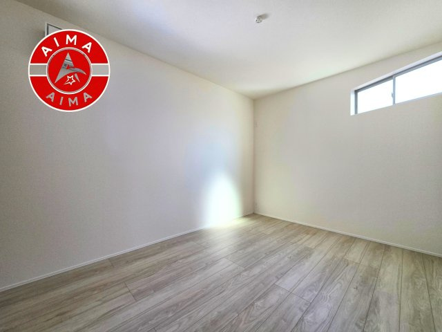 福岡市南区屋形原2丁目第1-4棟（3号棟）の内観：施工例|採光良好な洋室は全居室、複層ガラスの遮熱効果と断熱効果で、一年中快適に過ごせます。