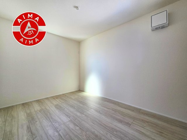 福岡市南区屋形原2丁目第1-4棟（3号棟）の内観：施工例|採光良好な洋室は全居室、複層ガラスの遮熱効果と断熱効果で、一年中快適に過ごせます。