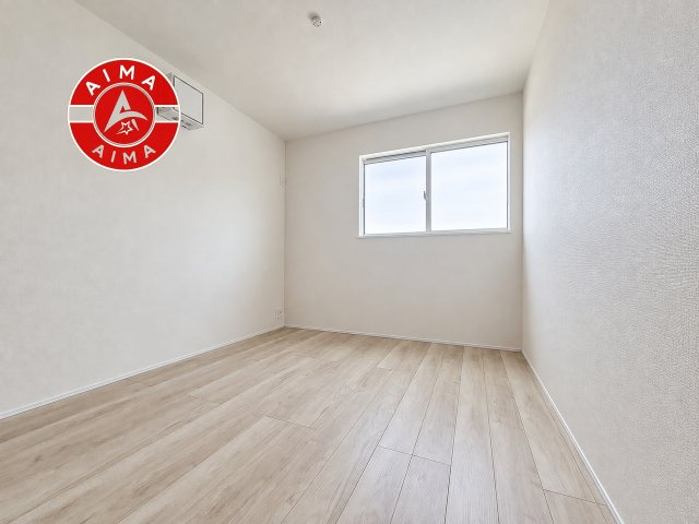 福岡市南区屋形原2丁目第1-4棟（3号棟）の子供部屋|穏やかな光が差し込む室内には、穏やかな時間が流れます。