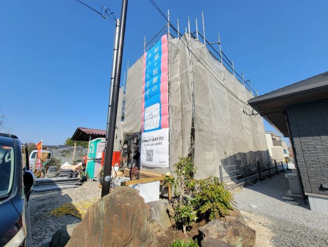 【Cradle garden】宇都宮市江曽島町 第3の前面道路含む現地写真|〇只今建築中〇
建築中の工程を確認できるのがは今ならではのメリットです。
周辺環境を含め、今からチェックがおすすめです。
先ずはお気軽にお問合せください！
※2026年2月撮影