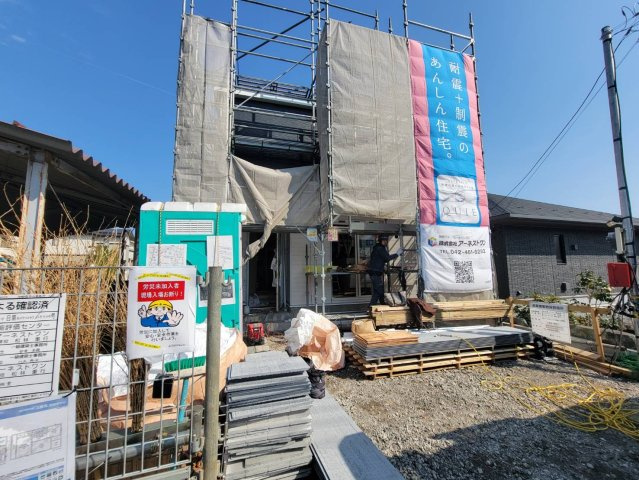 【Cradle garden】宇都宮市江曽島町 第3の前面道路含む現地写真|〇只今建築中〇
前面道路が6ｍあることで、陽当たり・風通しも良好☆
見通しも良いので車庫入れが苦手でもスムーズに行えます。
※2026年2月撮影