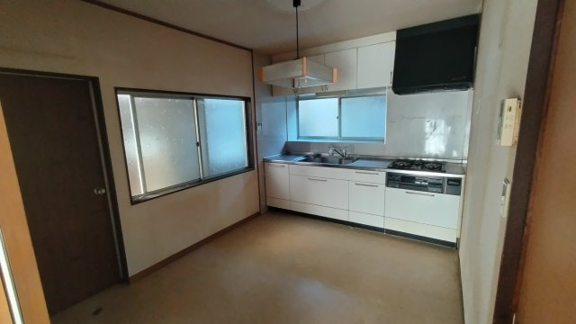 ６１９９６　羽島市竹鼻町蜂尻中古戸建てのキッチン