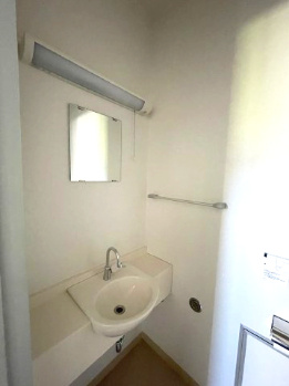 ＡＤＬビルの洗面所