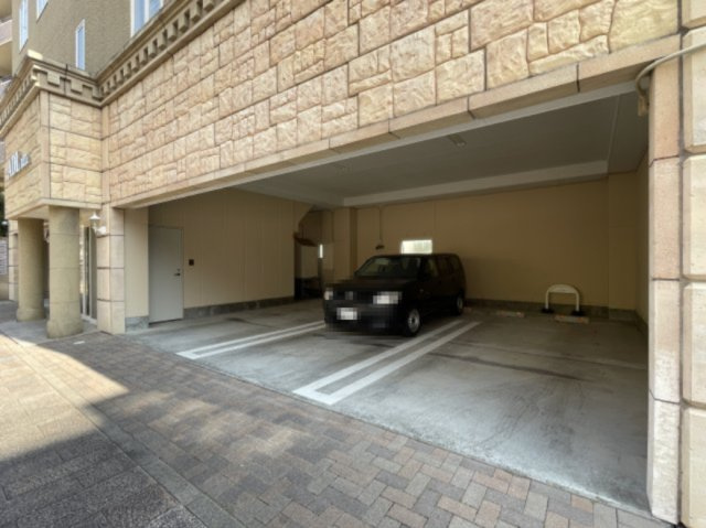 ＡＤＬビルの駐車場