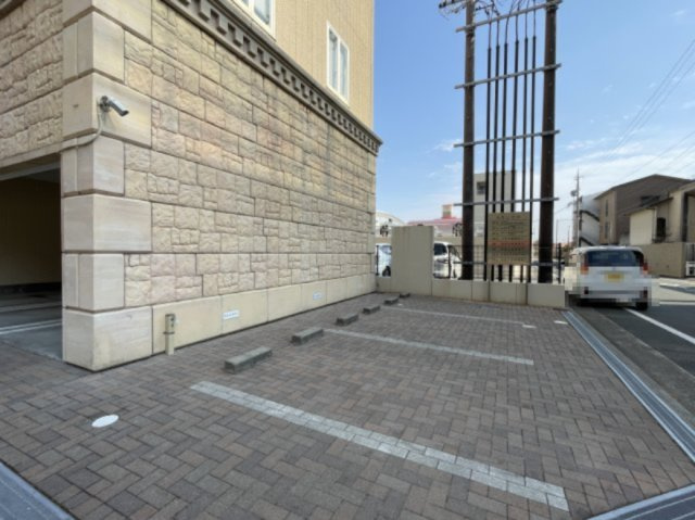 ＡＤＬビルの駐車場