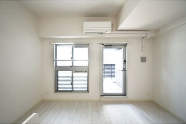 アドバンス名古屋モクシーの居間・リビング