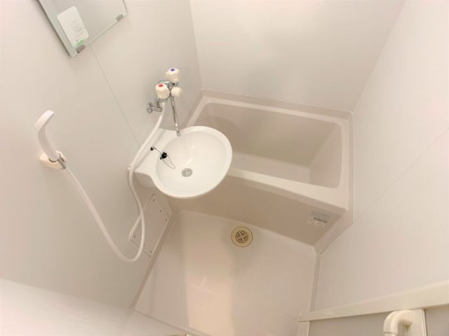 レオパレスセントラルトワードの浴室|お風呂で日々の疲れを落としましょう