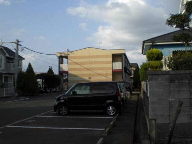 レオパレス蓮町の外観|外観は落ち着いています